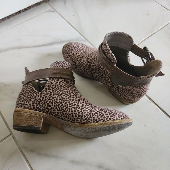 Women's Animal Print Ankle Booties | Cheetah Brown | size 6 - Picture 3 of 7